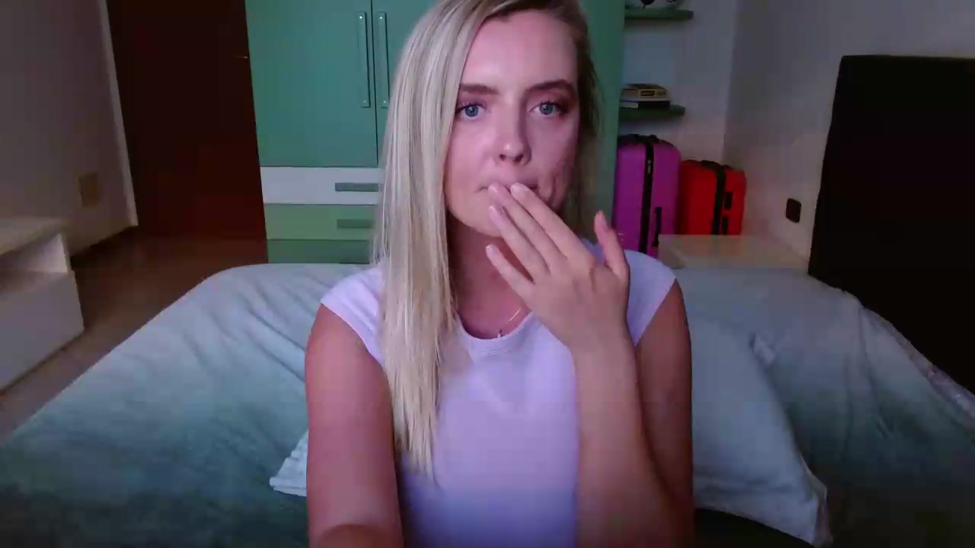 Gallery image thumbnail from MissAura's myfreecams stream on, 06/12/2026, 17:57 image 4 of 20