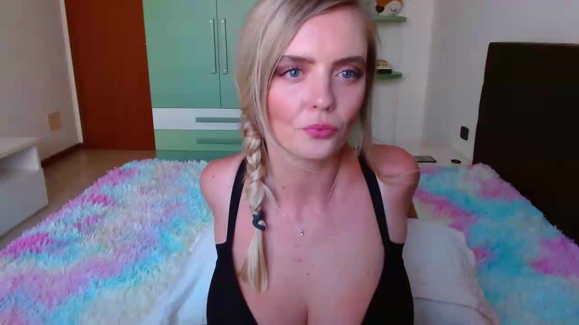 Gallery image thumbnail from MissAura's myfreecams stream on, 06/24/2026, 15:39 image 5 of 20