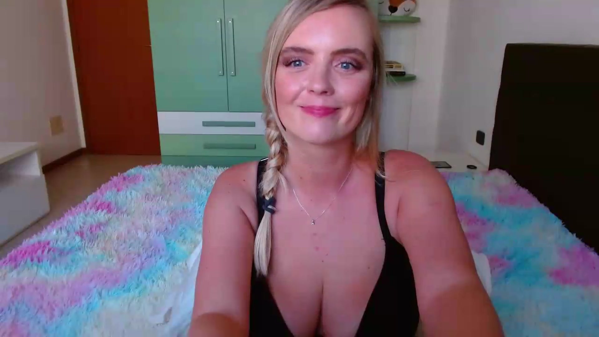 Gallery image thumbnail from MissAura's myfreecams stream on, 06/24/2026, 15:39 image 6 of 20