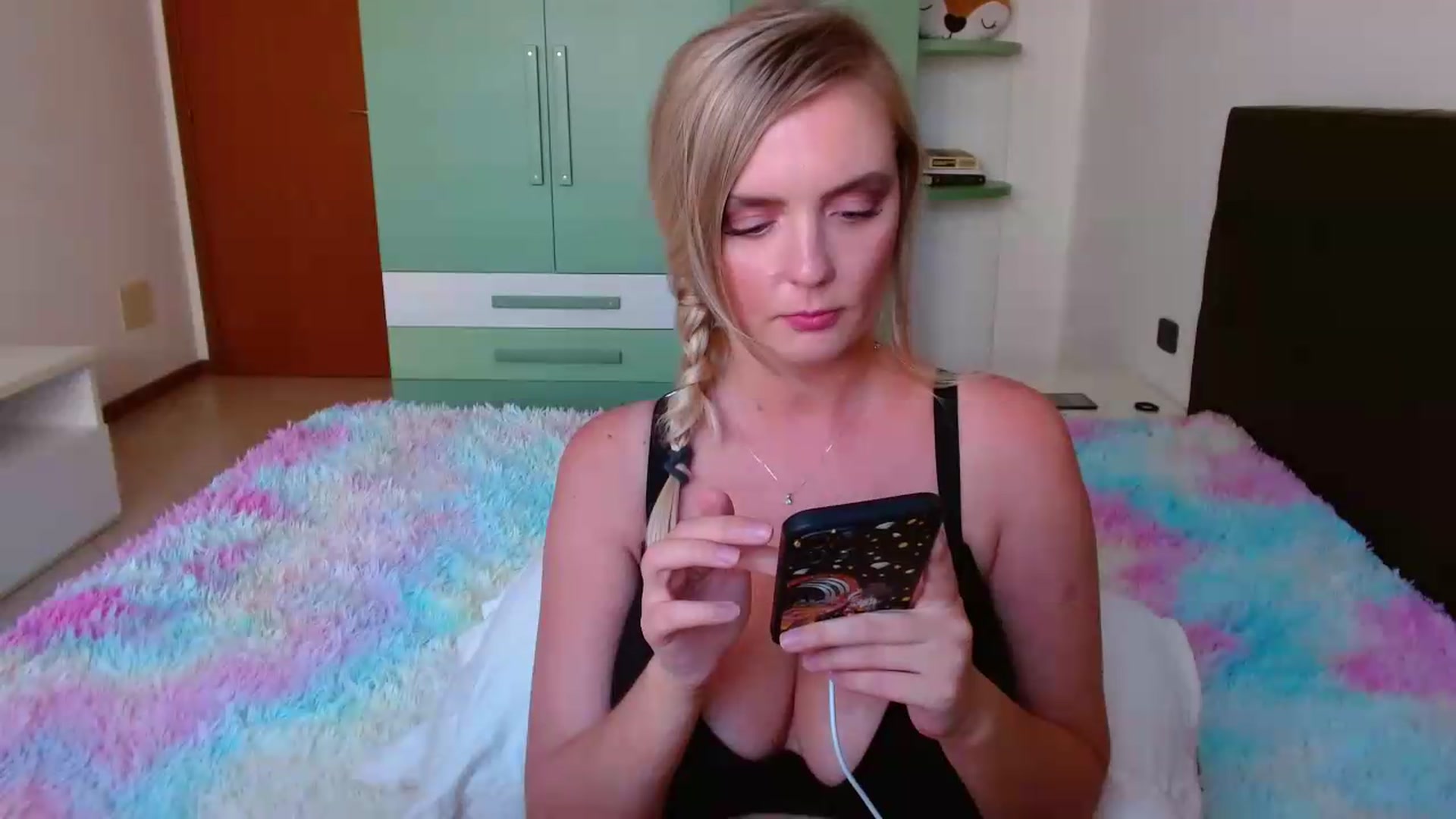 Gallery image thumbnail from MissAura's myfreecams stream on, 06/24/2026, 15:39 image 10 of 20