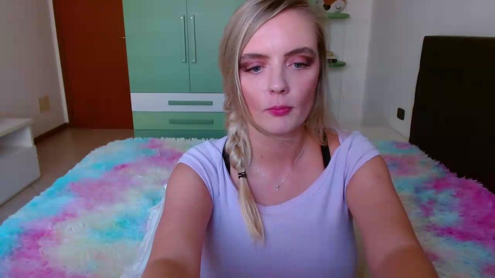 Gallery image thumbnail from MissAura's myfreecams stream on, 06/26/2026, 14:20 image 9 of 20
