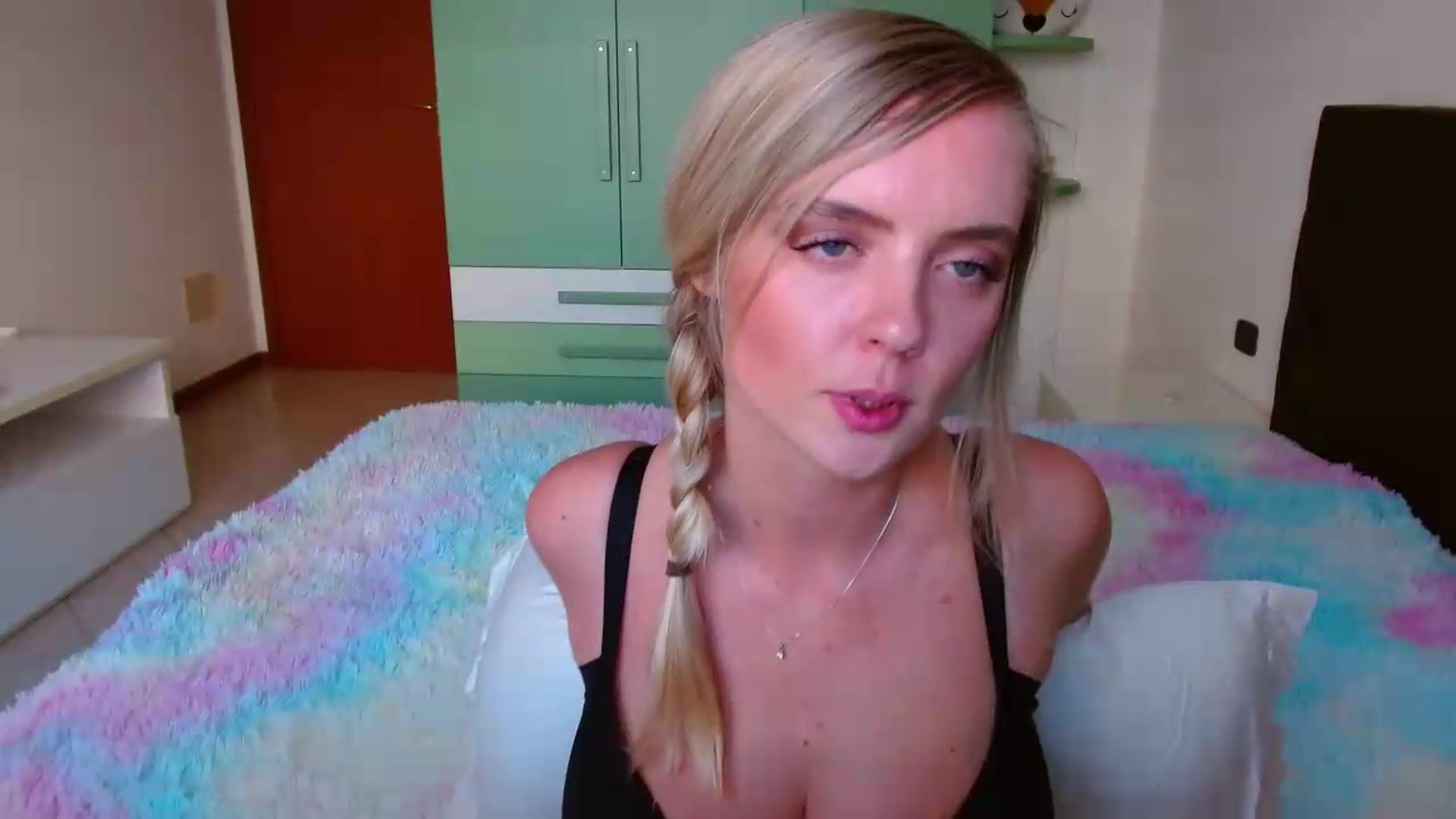 Gallery image thumbnail from MissAura's myfreecams stream on, 07/07/2026, 16:50 image 6 of 20