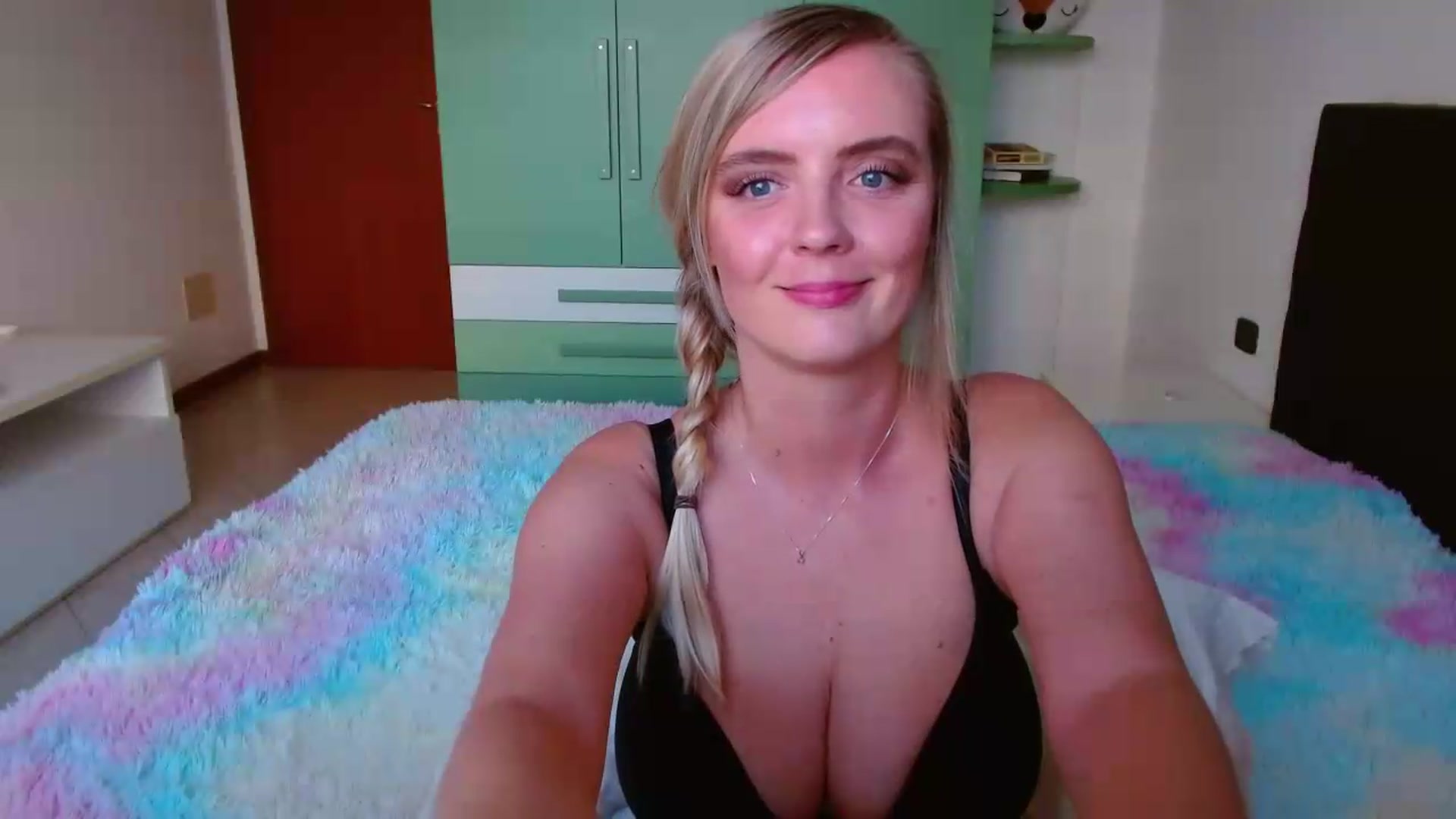 Gallery image thumbnail from MissAura's myfreecams stream on, 07/07/2026, 16:50 image 10 of 20
