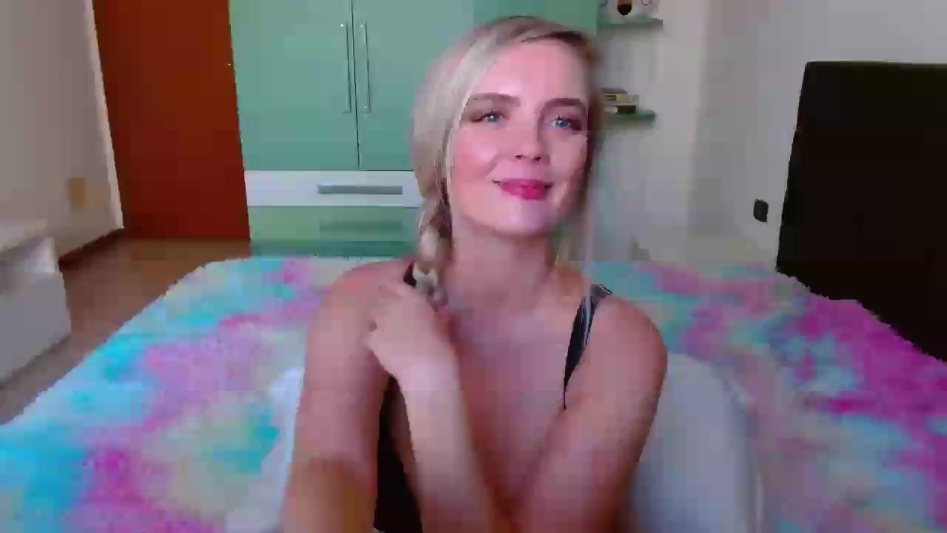 Gallery image thumbnail from MissAura's myfreecams stream on, 07/08/2026, 15:42 image 9 of 20
