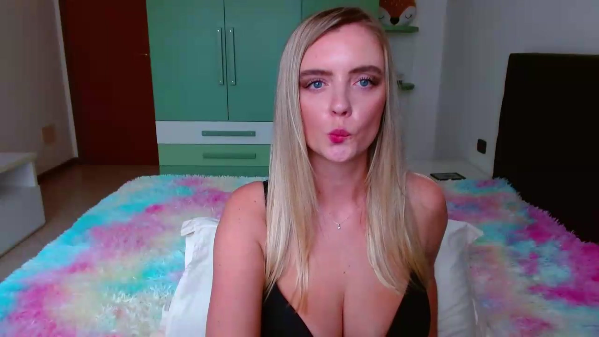 Gallery image thumbnail from MissAura's myfreecams stream on, 07/10/2026, 13:46 image 19 of 20