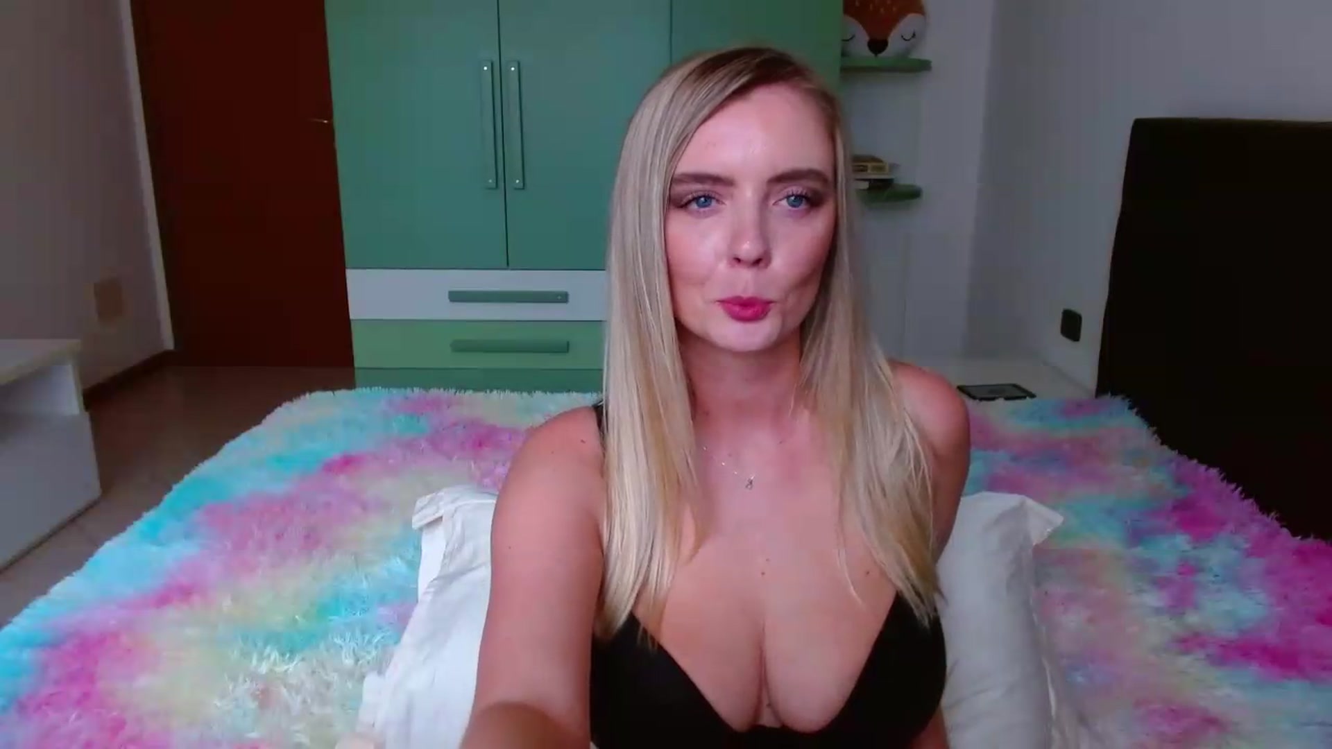Gallery image thumbnail from MissAura's myfreecams stream on, 07/10/2026, 13:46 image 13 of 20