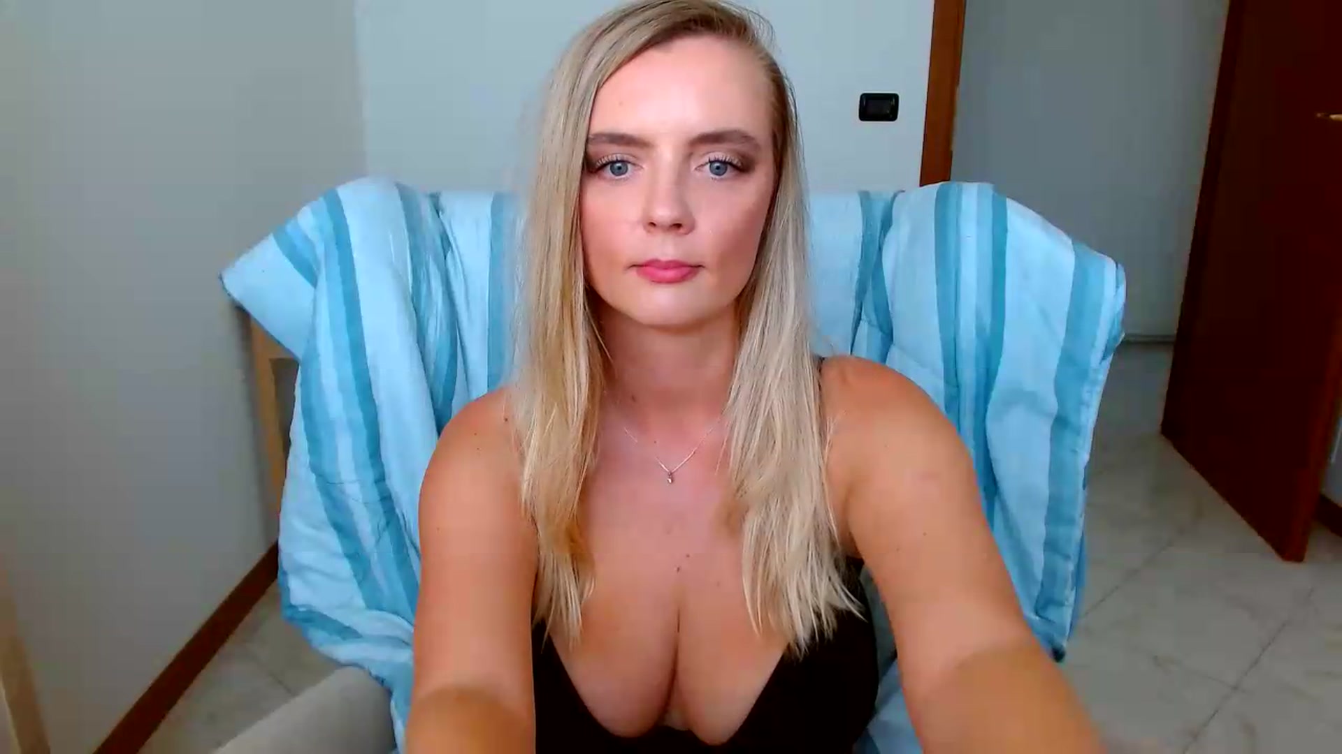 Gallery image thumbnail from MissAura's myfreecams stream on, 08/04/2026, 10:46 image 13 of 20
