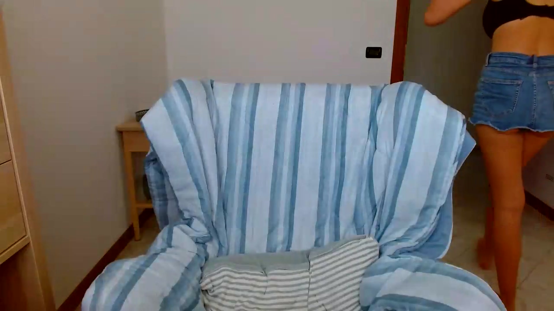 Gallery image thumbnail from MissAura's myfreecams stream on, 08/06/2026, 14:06 image 5 of 20