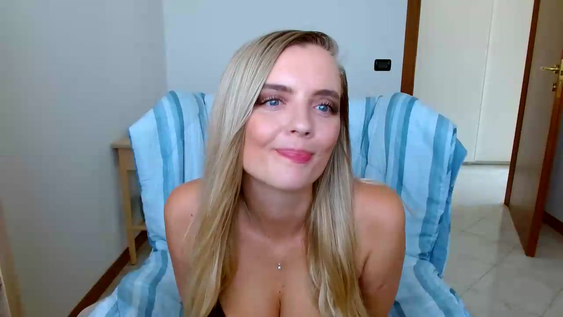 Gallery image thumbnail from MissAura's myfreecams stream on, 08/13/2026, 08:14 image 19 of 20
