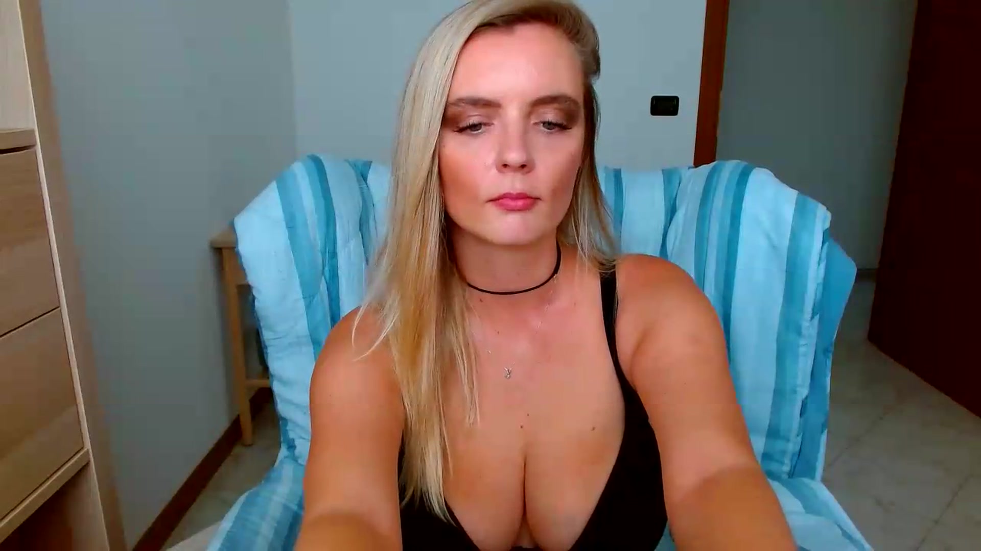 Gallery image thumbnail from MissAura's myfreecams stream on, 08/28/2026, 11:19 image 13 of 20