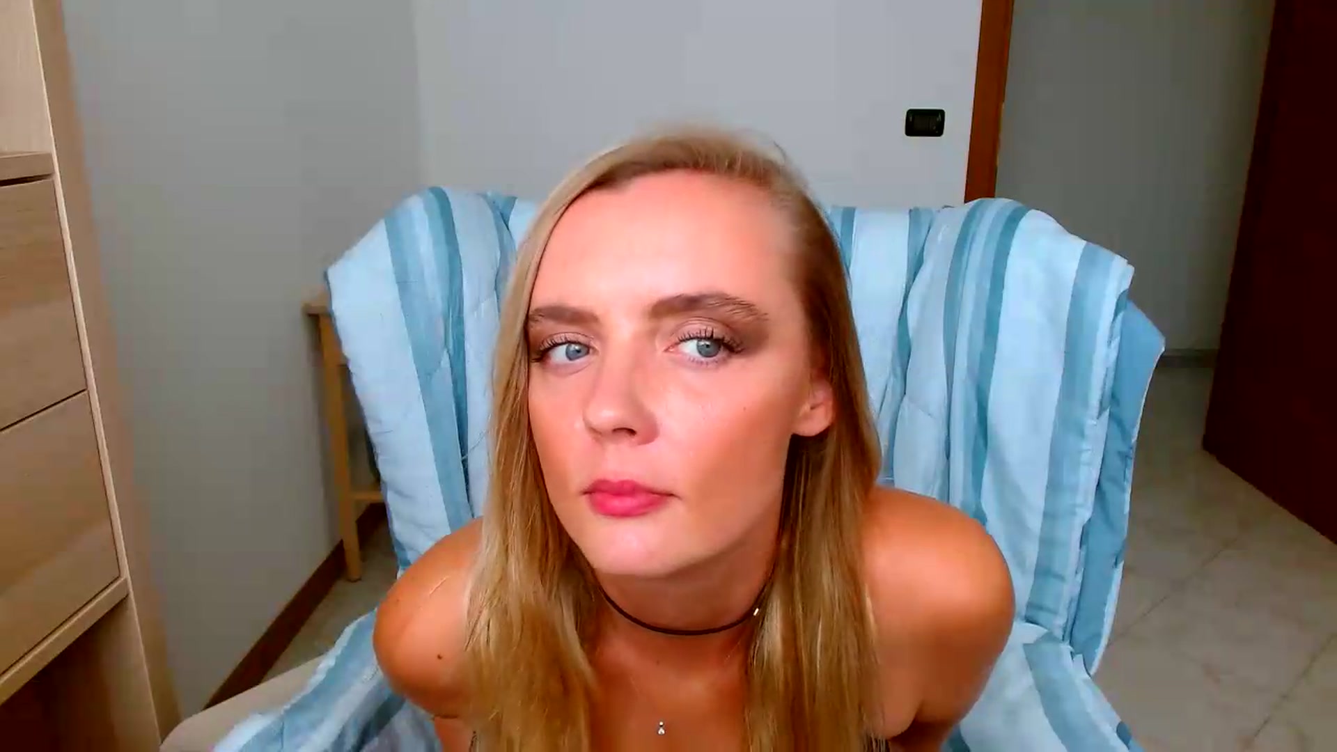 Gallery image thumbnail from MissAura's myfreecams stream on, 08/28/2026, 12:28 image 17 of 20