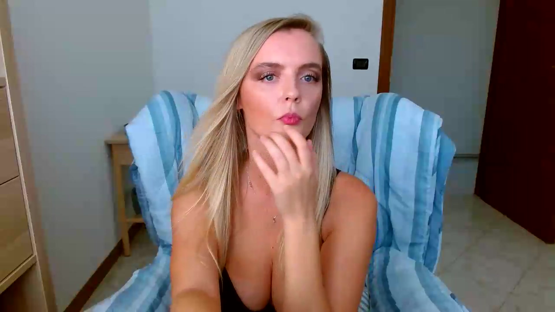 Gallery image thumbnail from MissAura's myfreecams stream on, 08/31/2026, 09:54 image 20 of 20