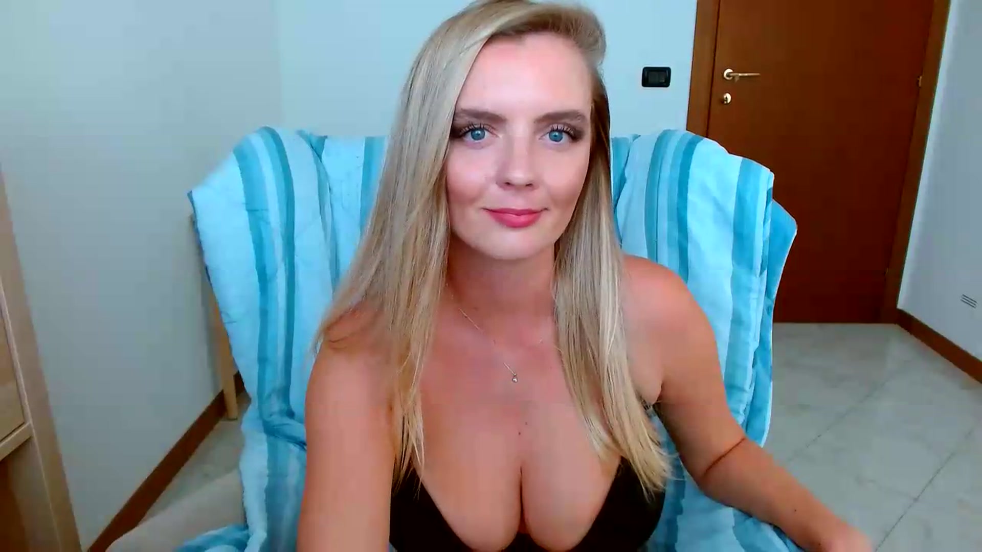 Gallery image thumbnail from MissAura's myfreecams stream on, 09/06/2026, 15:46 image 14 of 20
