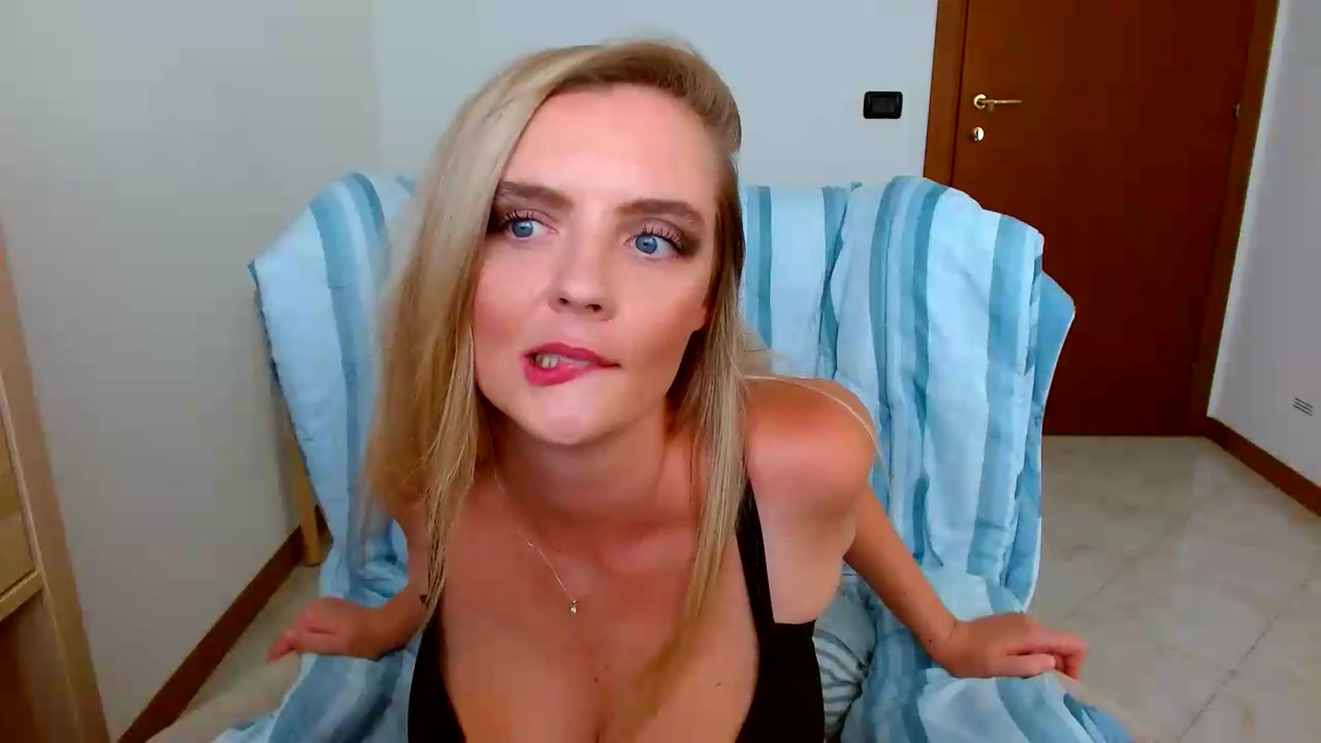 Gallery image thumbnail from MissAura's myfreecams stream on, 09/06/2026, 15:46 image 8 of 20