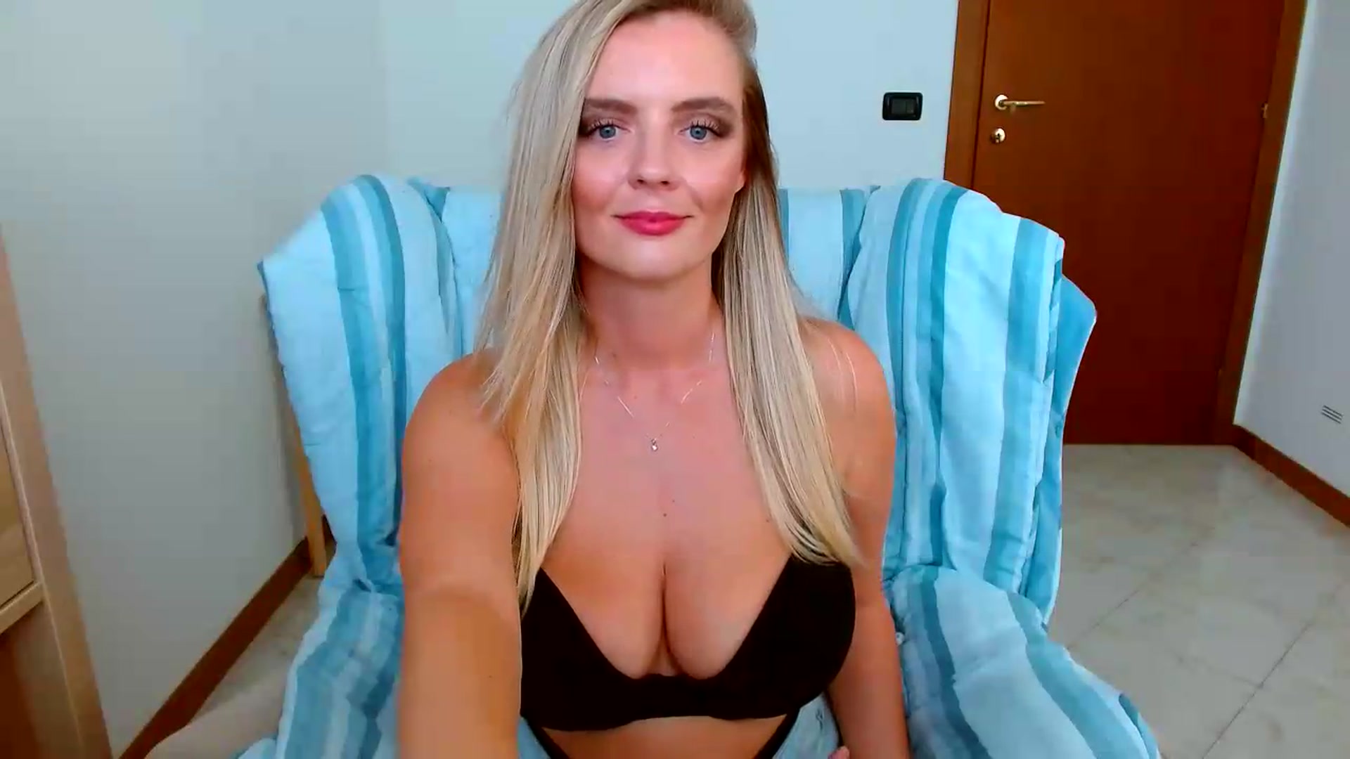 Gallery image thumbnail from MissAura's myfreecams stream on, 09/06/2026, 15:46 image 17 of 20