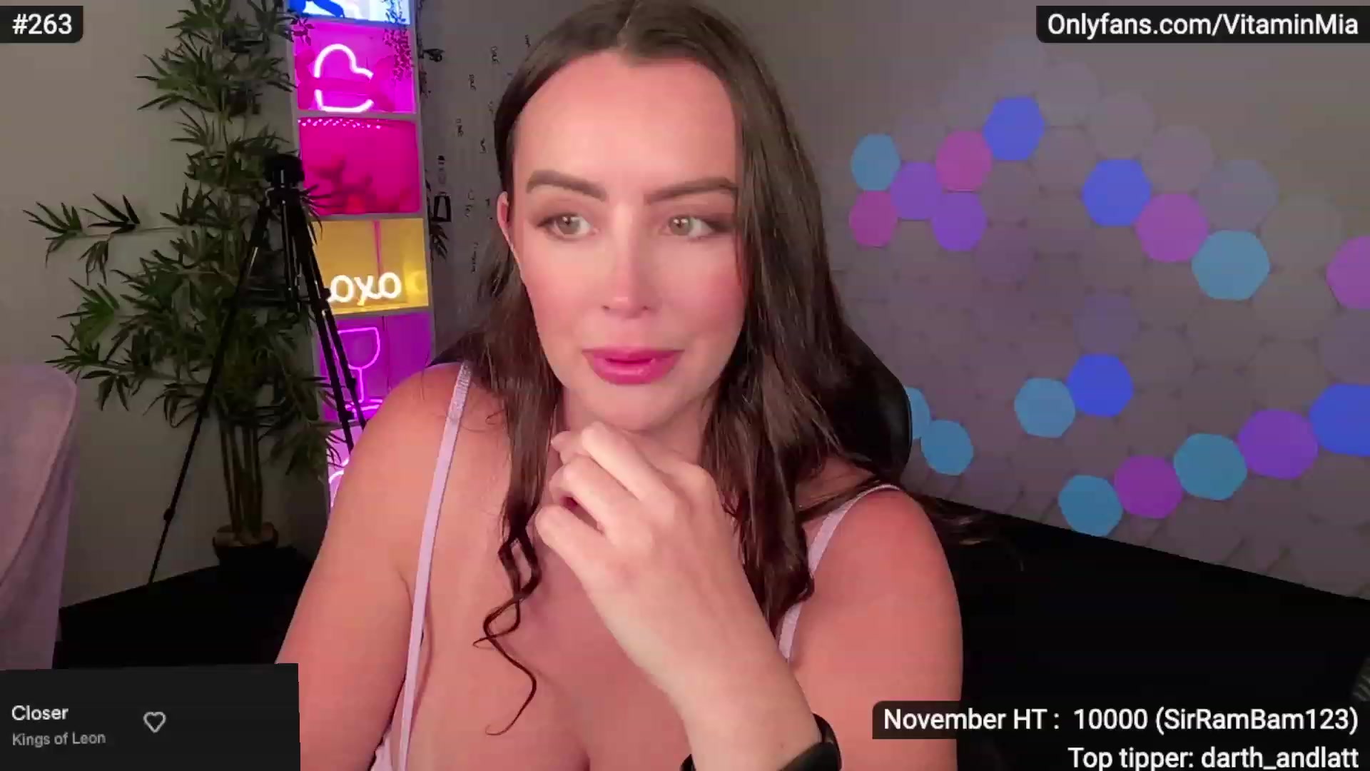 Gallery image thumbnail from MissAustralia's myfreecams stream on, 11/16/2022, 08:49 image 5 of 20