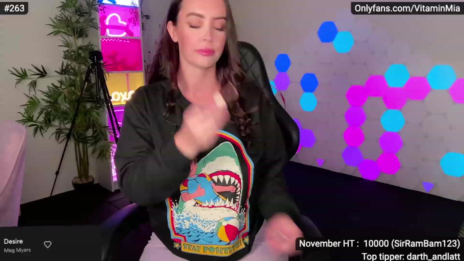 Gallery image thumbnail from MissAustralia's myfreecams stream on, 11/16/2022, 08:49 image 17 of 20