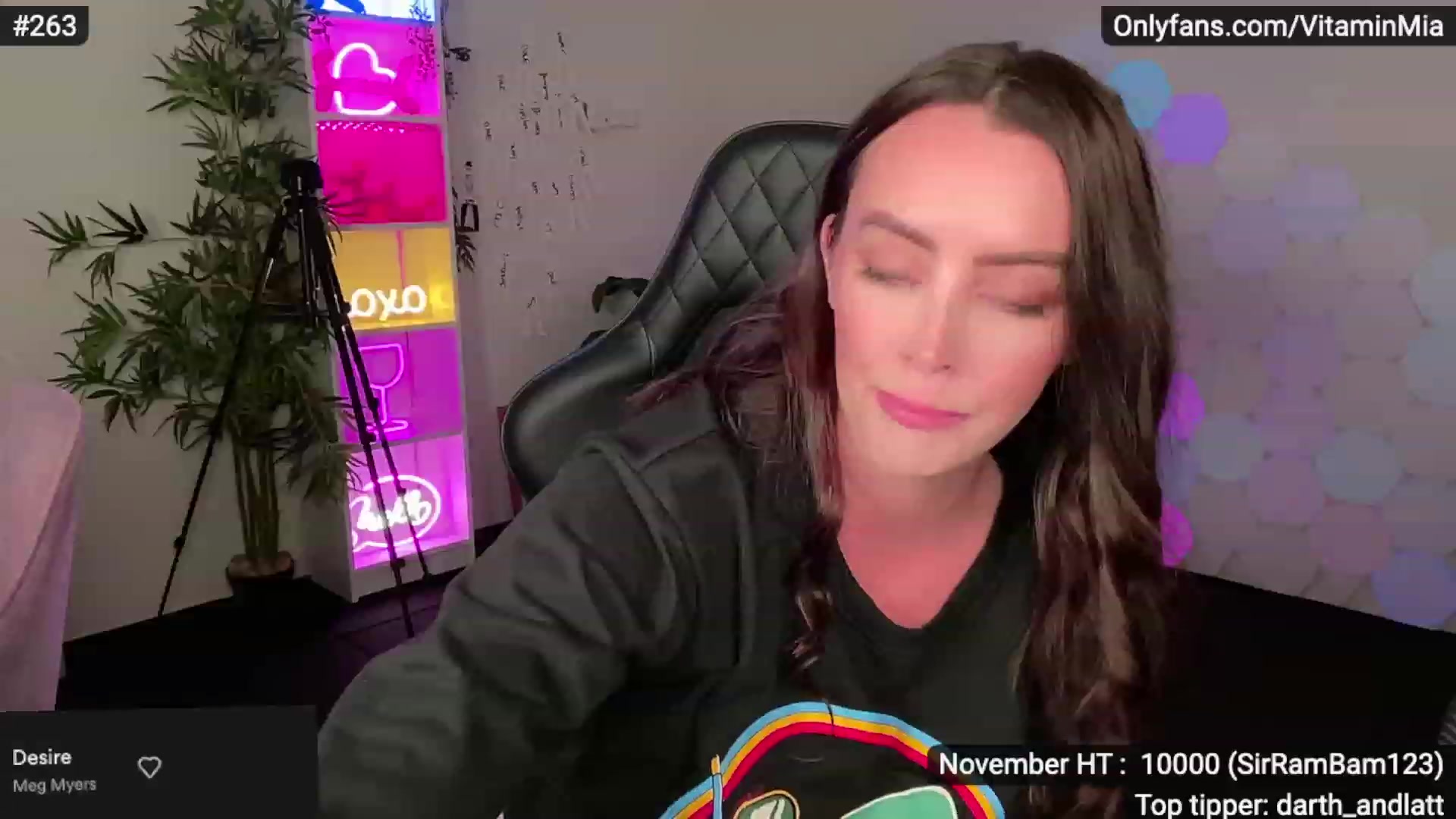 Gallery image thumbnail from MissAustralia's myfreecams stream on, 11/16/2022, 08:49 image 19 of 20