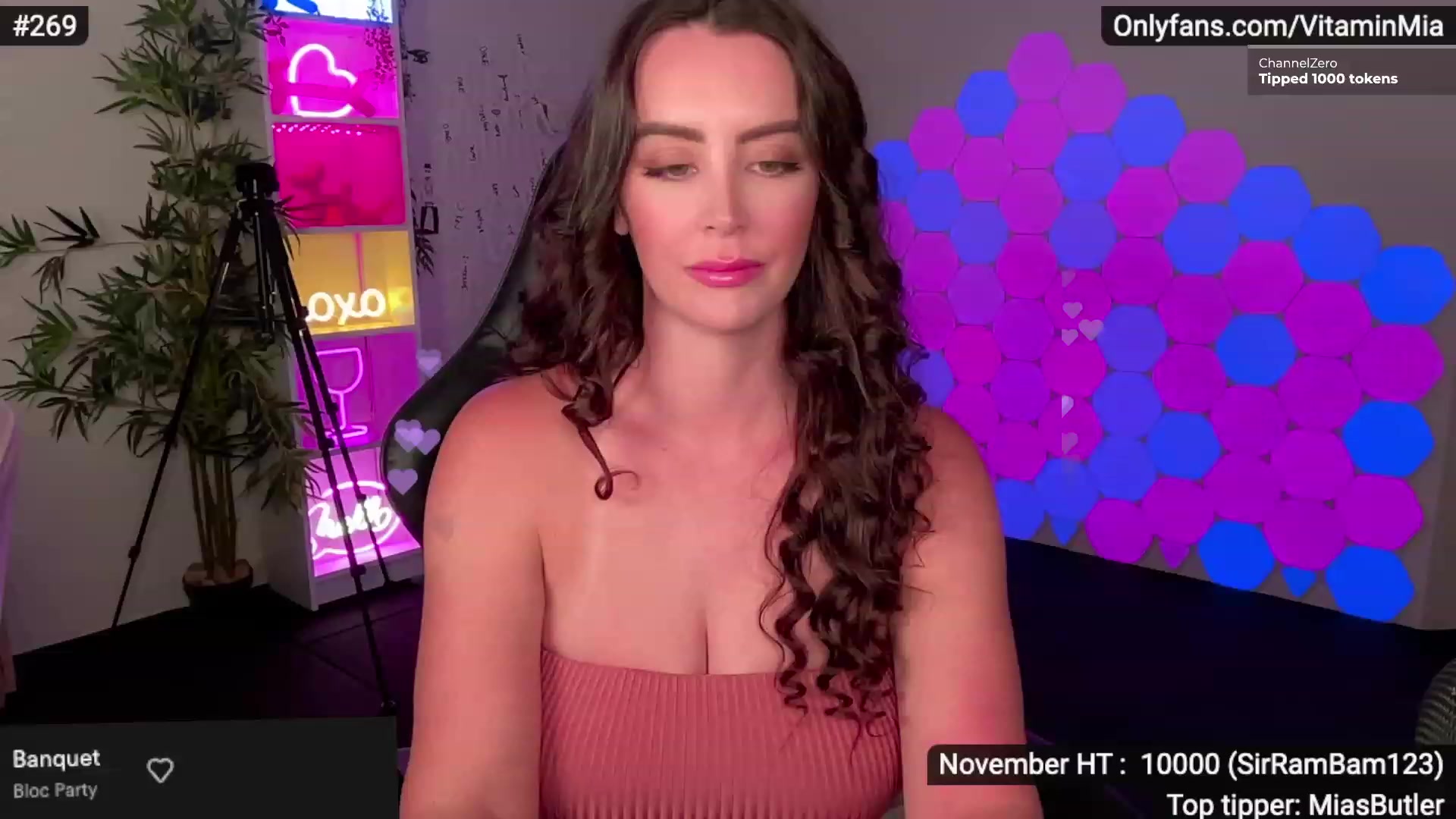 Gallery image thumbnail from MissAustralia's myfreecams stream on, 11/17/2022, 08:11 image 15 of 20