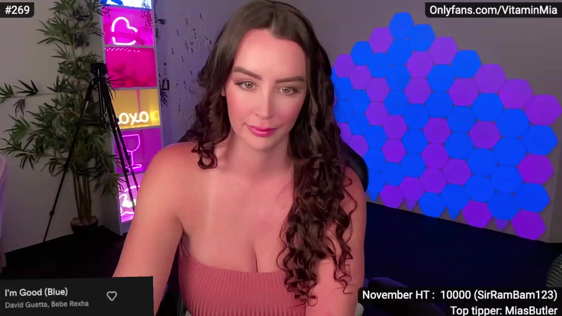 Gallery image thumbnail from MissAustralia's myfreecams stream on, 11/17/2022, 08:11 image 12 of 20