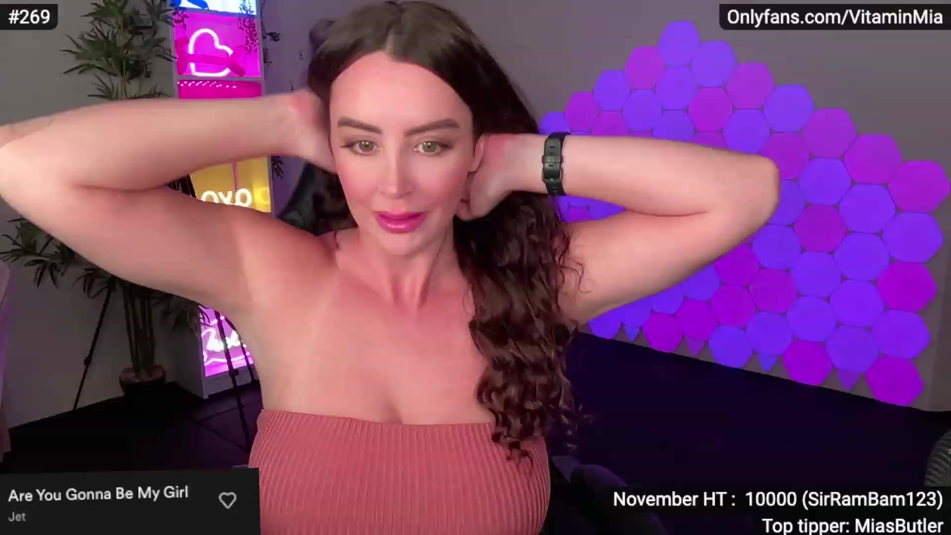 Gallery image thumbnail from MissAustralia's myfreecams stream on, 11/17/2022, 08:11 image 7 of 20