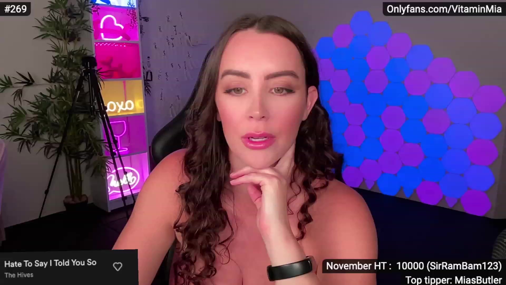 Gallery image thumbnail from MissAustralia's myfreecams stream on, 11/17/2022, 08:11 image 3 of 20