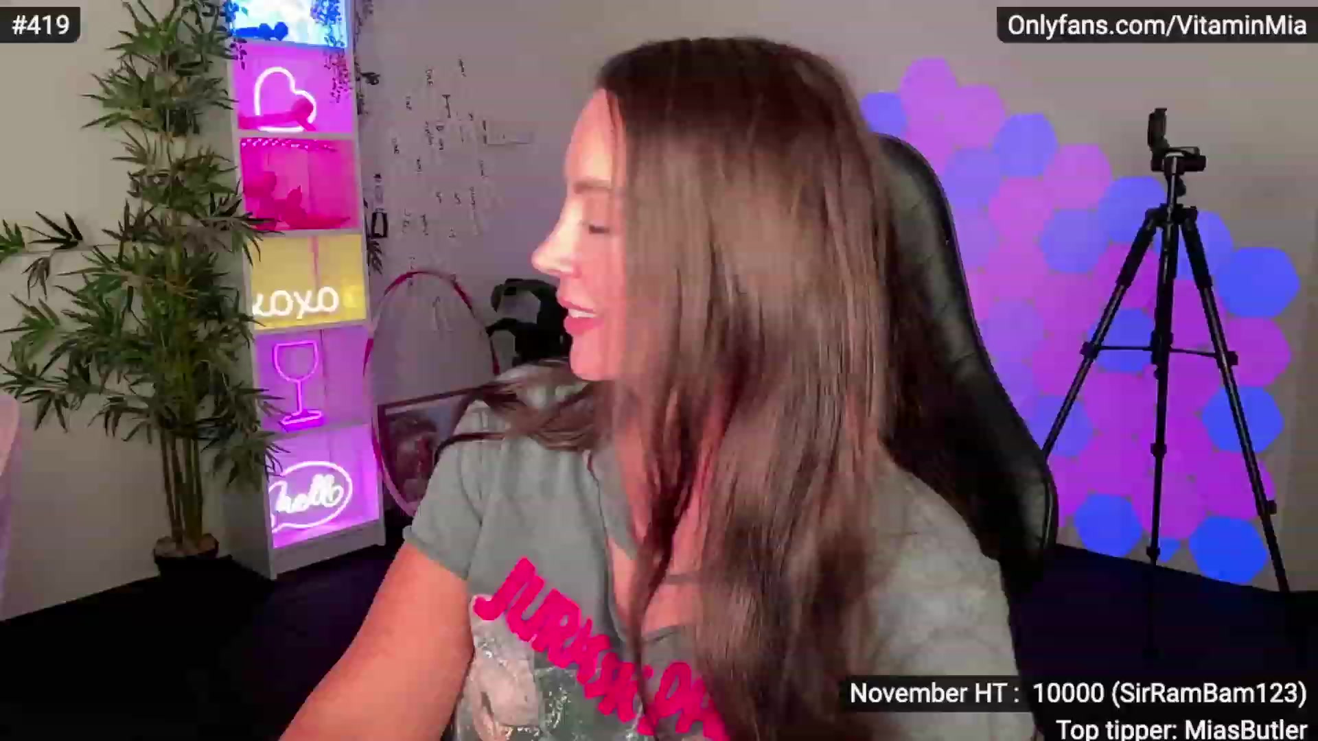 Gallery image thumbnail from MissAustralia's myfreecams stream on, 11/25/2022, 07:20 image 14 of 20