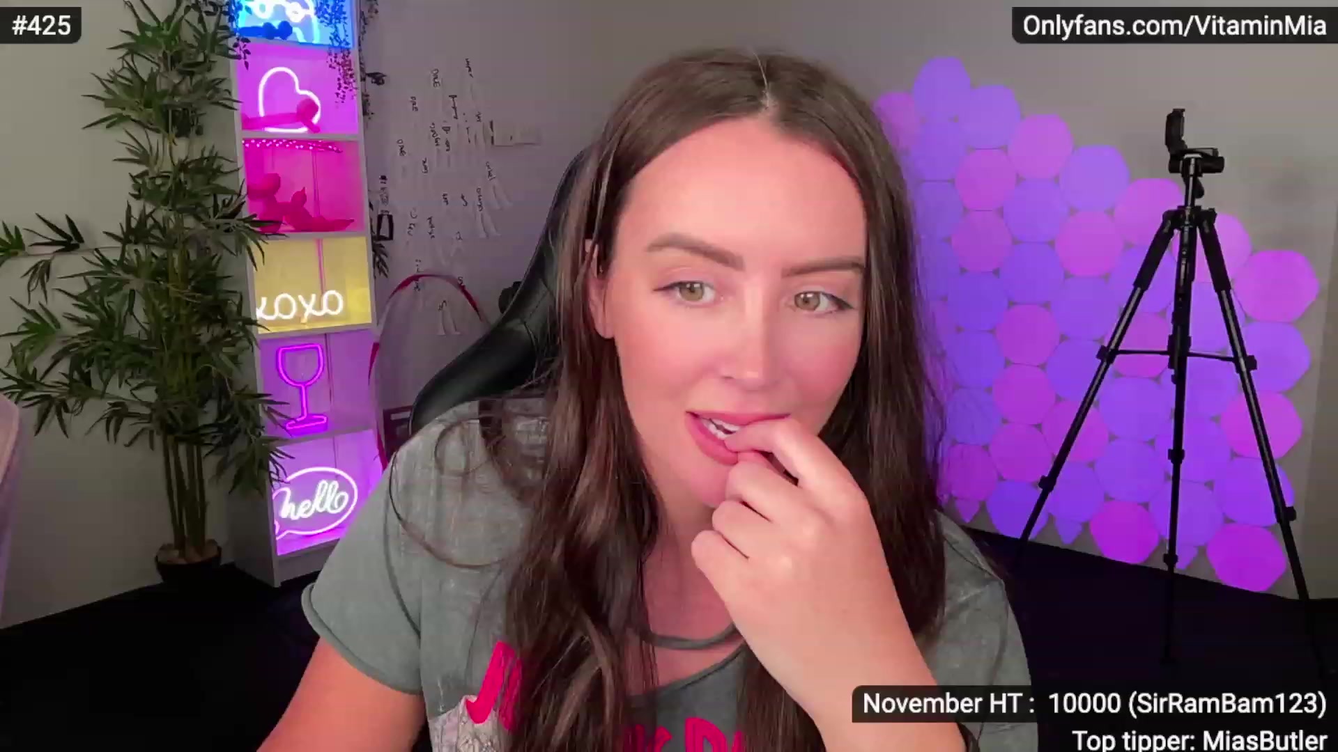 Gallery image thumbnail from MissAustralia's myfreecams stream on, 11/25/2022, 07:20 image 2 of 20