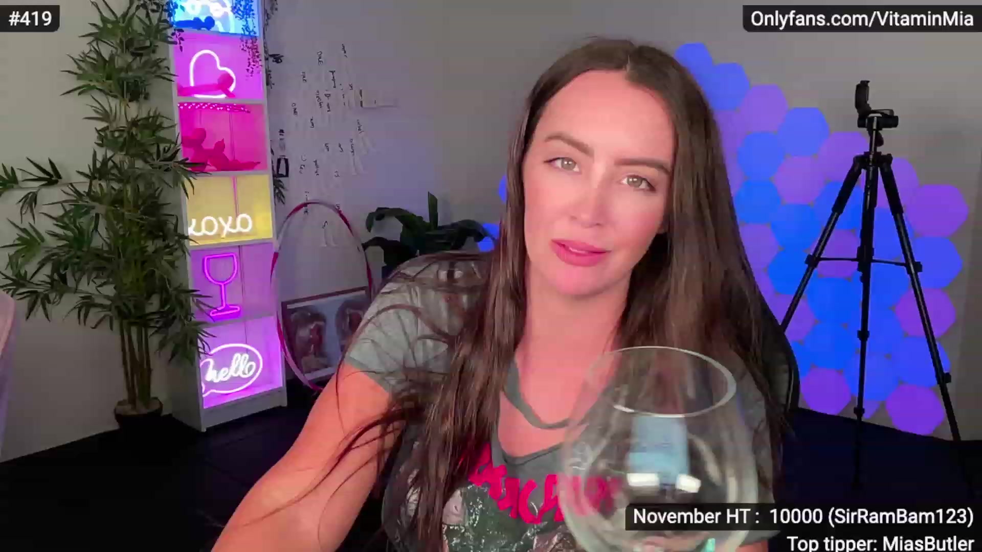Gallery image thumbnail from MissAustralia's myfreecams stream on, 11/25/2022, 07:20 image 10 of 20