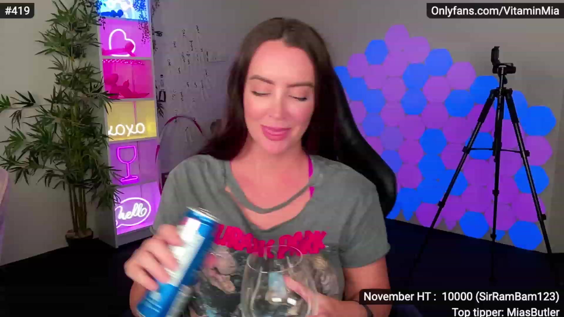 Gallery image thumbnail from MissAustralia's myfreecams stream on, 11/25/2022, 07:20 image 15 of 20