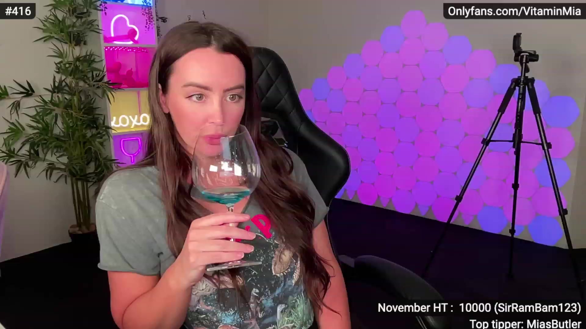 Gallery image thumbnail from MissAustralia's myfreecams stream on, 11/25/2022, 07:44 image 20 of 20