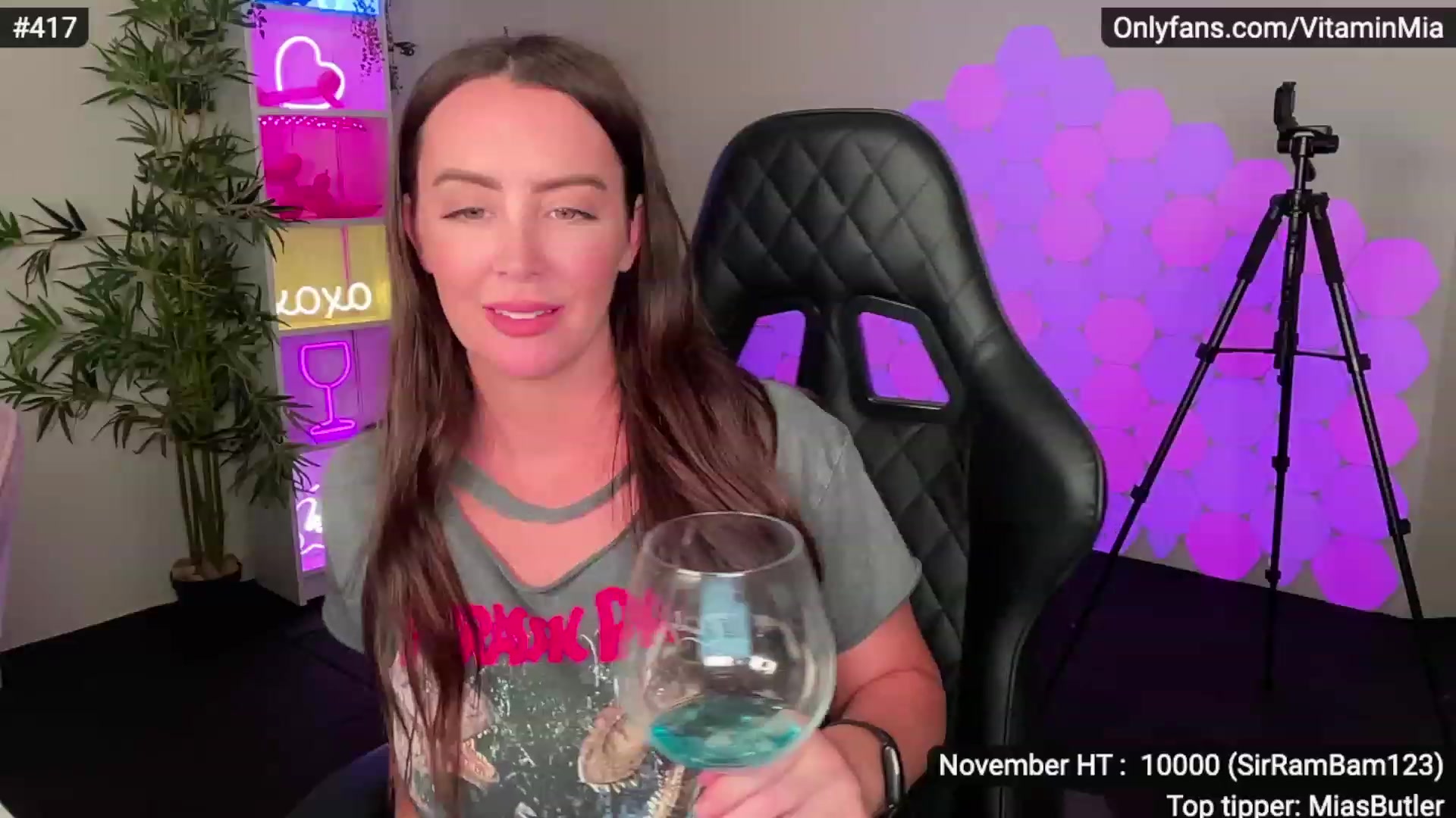 Gallery image thumbnail from MissAustralia's myfreecams stream on, 11/25/2022, 07:44 image 19 of 20