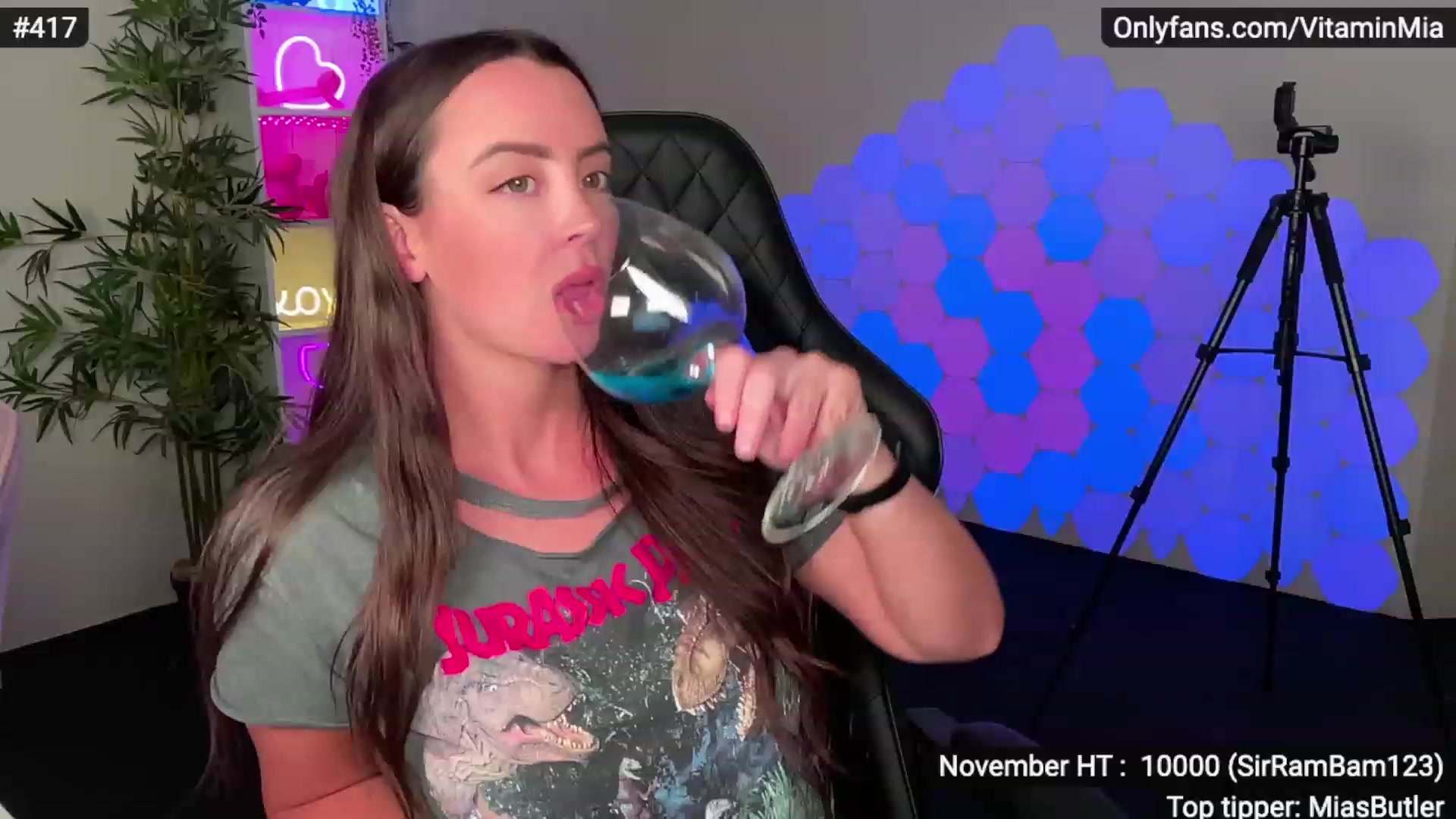 Gallery image thumbnail from MissAustralia's myfreecams stream on, 11/25/2022, 07:44 image 17 of 20