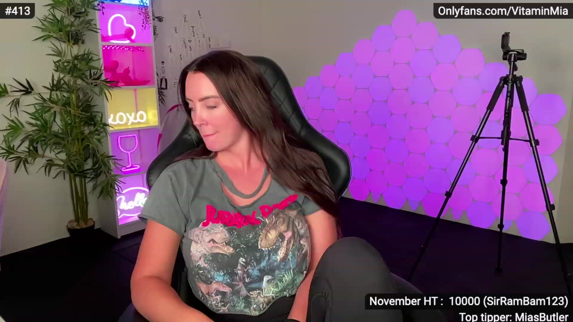 Gallery image thumbnail from MissAustralia's myfreecams stream on, 11/25/2022, 08:03 image 20 of 20