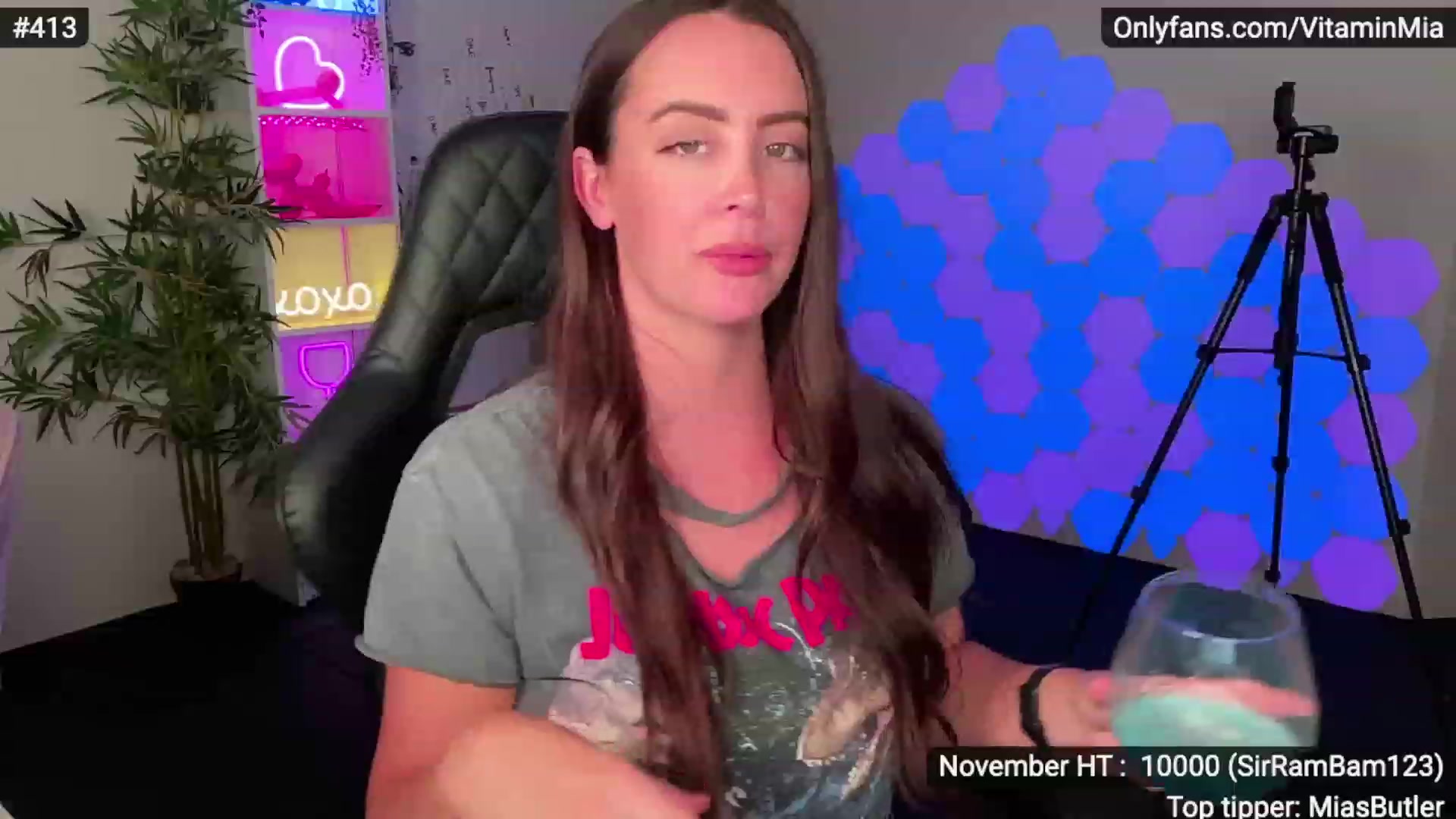 Gallery image thumbnail from MissAustralia's myfreecams stream on, 11/25/2022, 08:03 image 17 of 20
