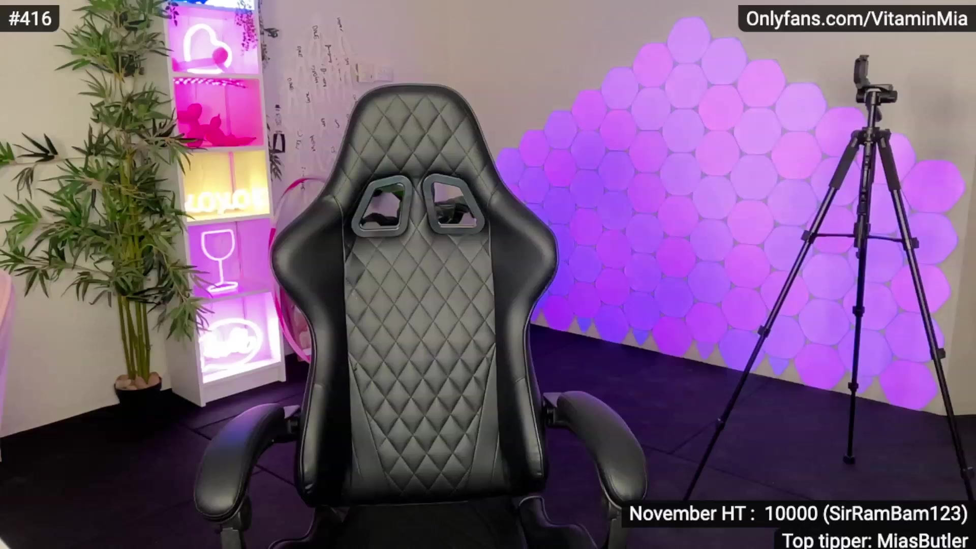 Gallery image thumbnail from MissAustralia's myfreecams stream on, 11/25/2022, 08:03 image 1 of 20