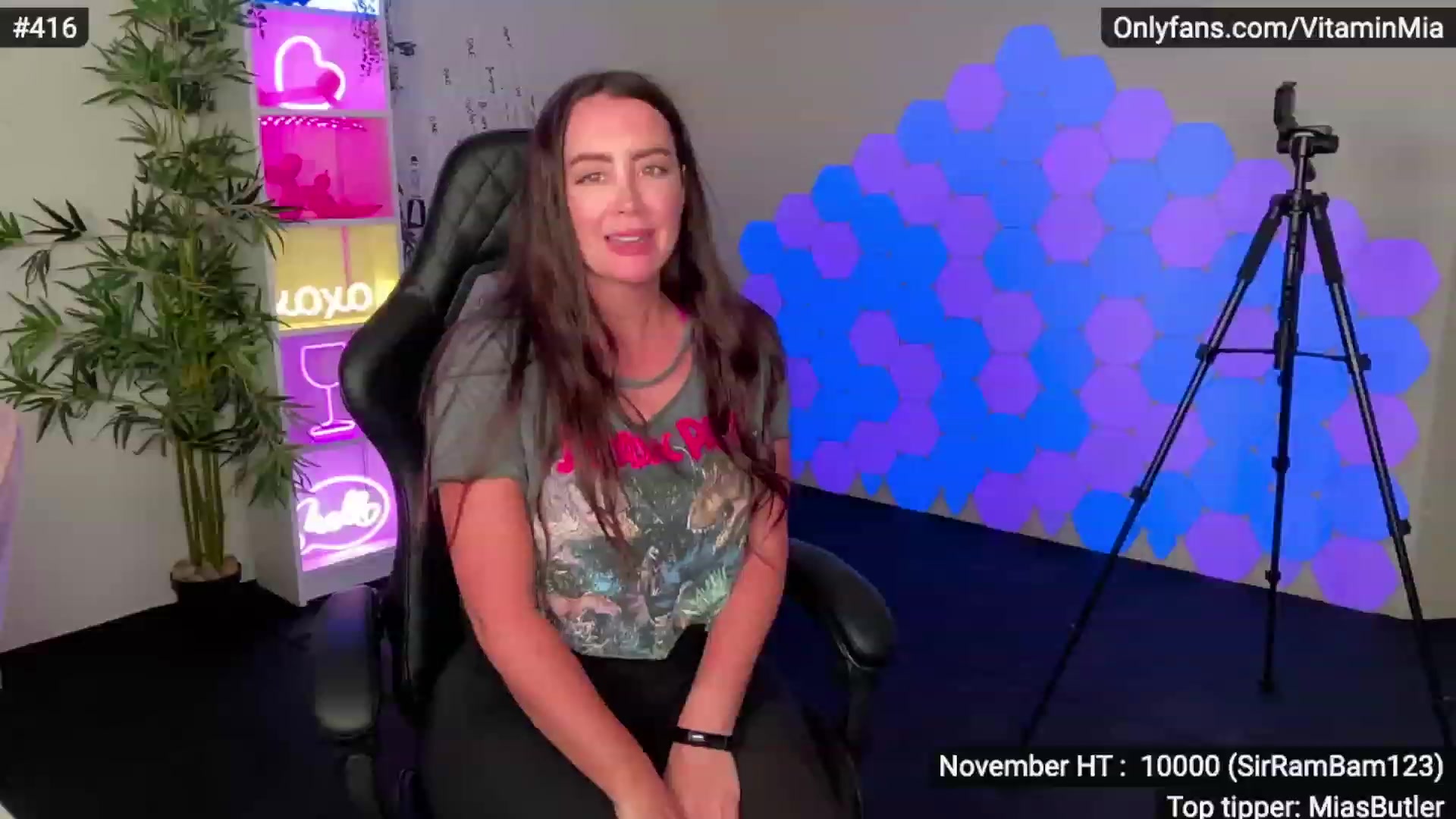 Gallery image thumbnail from MissAustralia's myfreecams stream on, 11/25/2022, 08:03 image 4 of 20