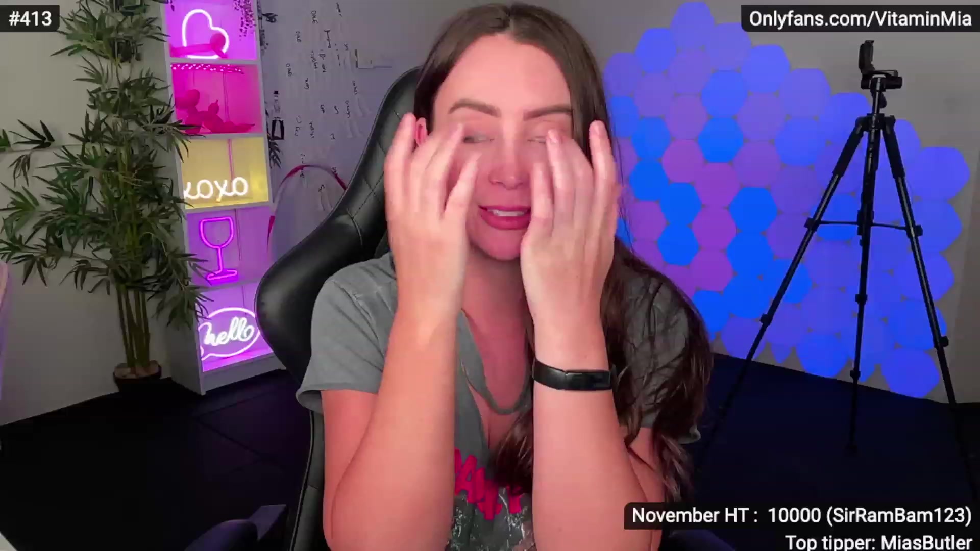 Gallery image thumbnail from MissAustralia's myfreecams stream on, 11/25/2022, 08:21 image 13 of 20