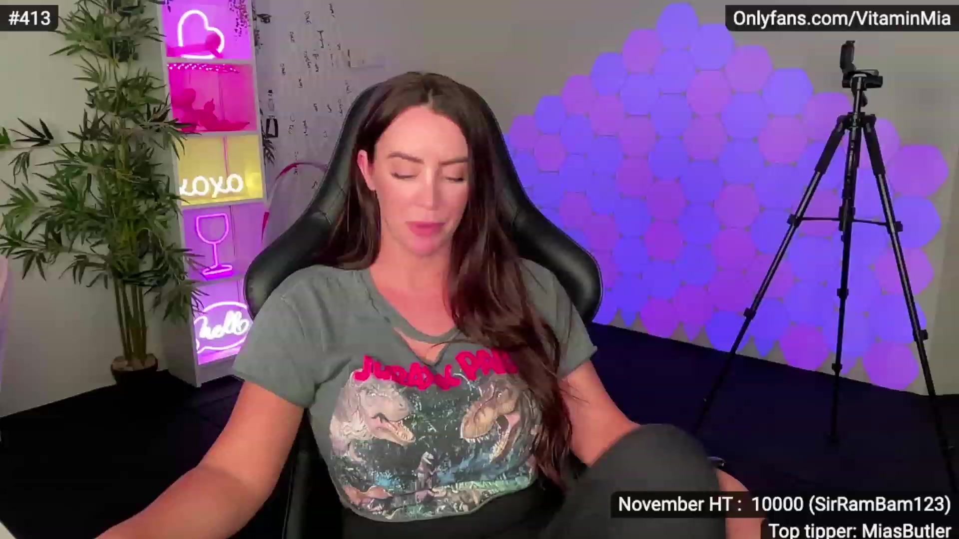 Gallery image thumbnail from MissAustralia's myfreecams stream on, 11/25/2022, 08:21 image 15 of 20