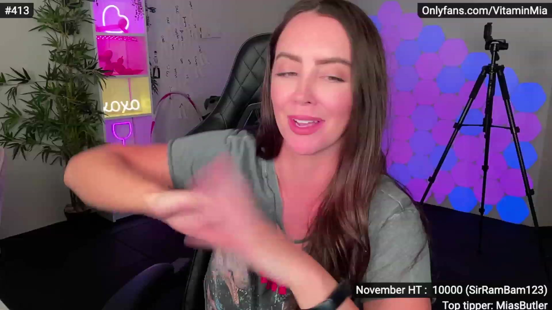 Gallery image thumbnail from MissAustralia's myfreecams stream on, 11/25/2022, 08:21 image 19 of 20