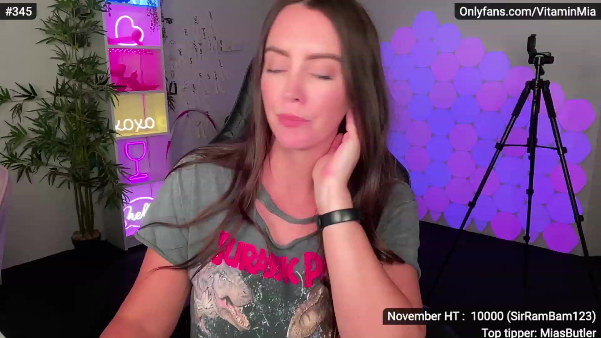 Gallery image thumbnail from MissAustralia's myfreecams stream on, 11/25/2022, 09:06 image 19 of 20
