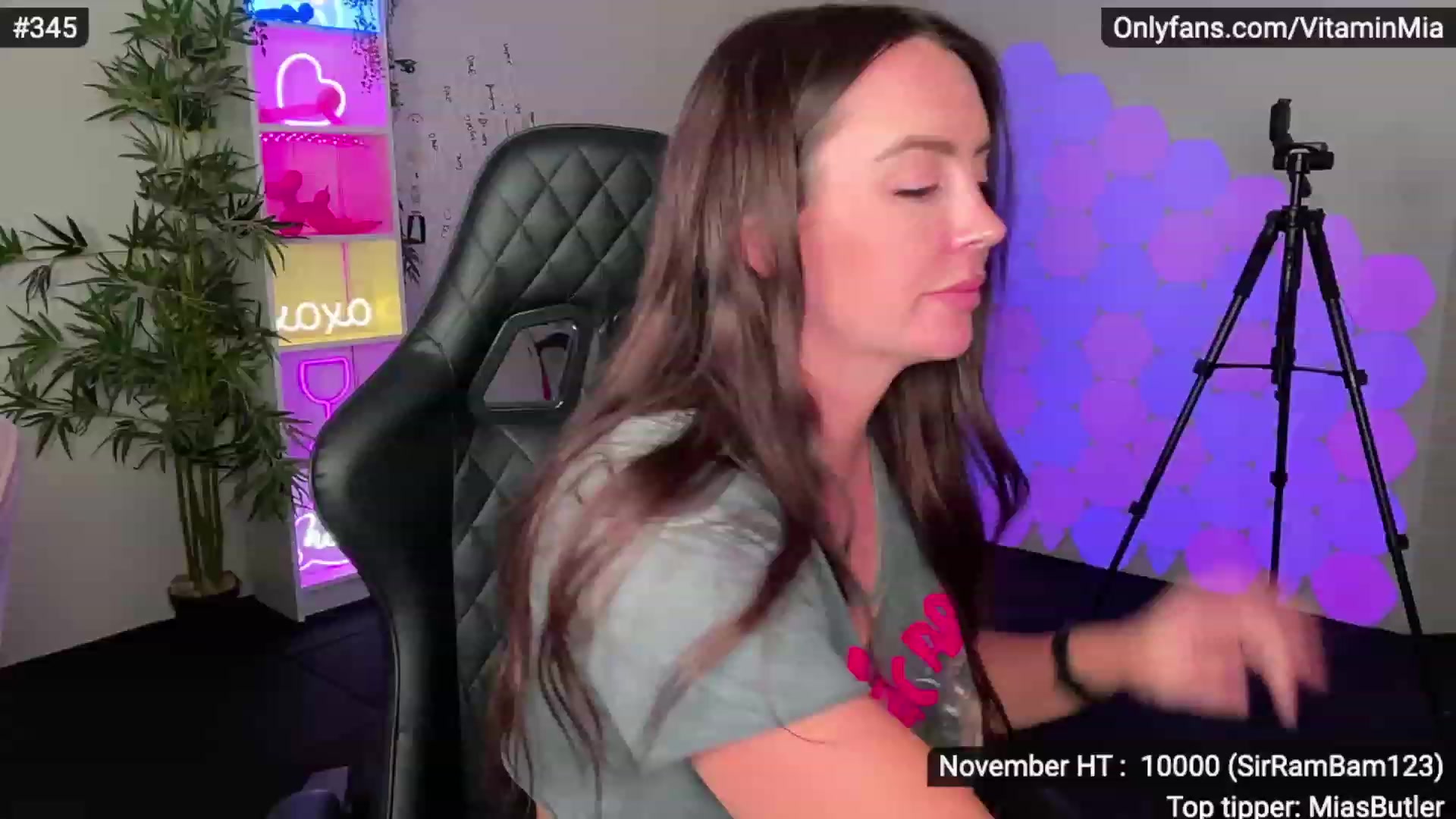 Gallery image thumbnail from MissAustralia's myfreecams stream on, 11/25/2022, 09:06 image 15 of 20