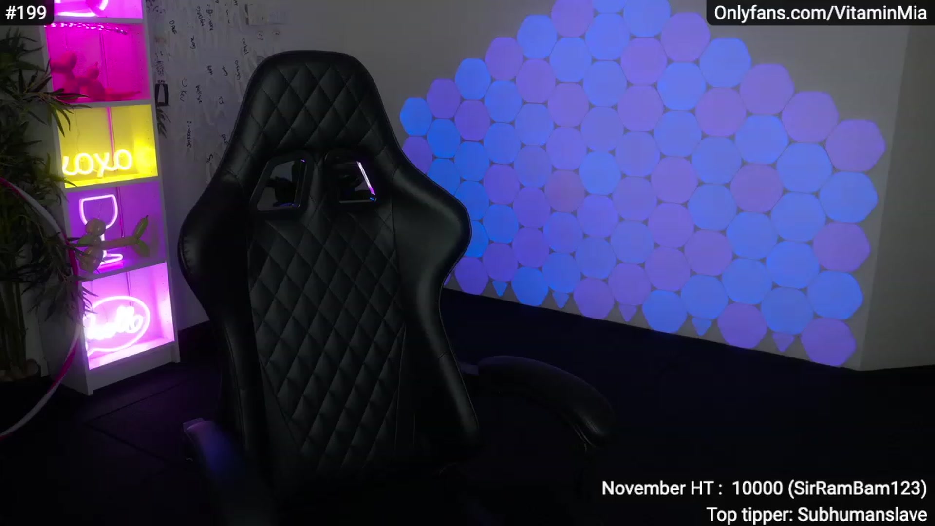 Gallery image thumbnail from MissAustralia's myfreecams stream on, 11/28/2022, 07:46 image 15 of 20