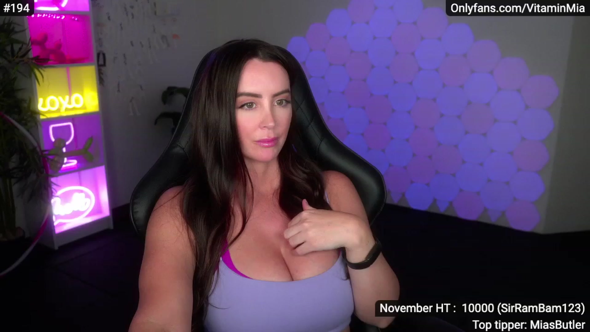 Gallery image thumbnail from MissAustralia's myfreecams stream on, 11/28/2022, 09:09 image 2 of 20