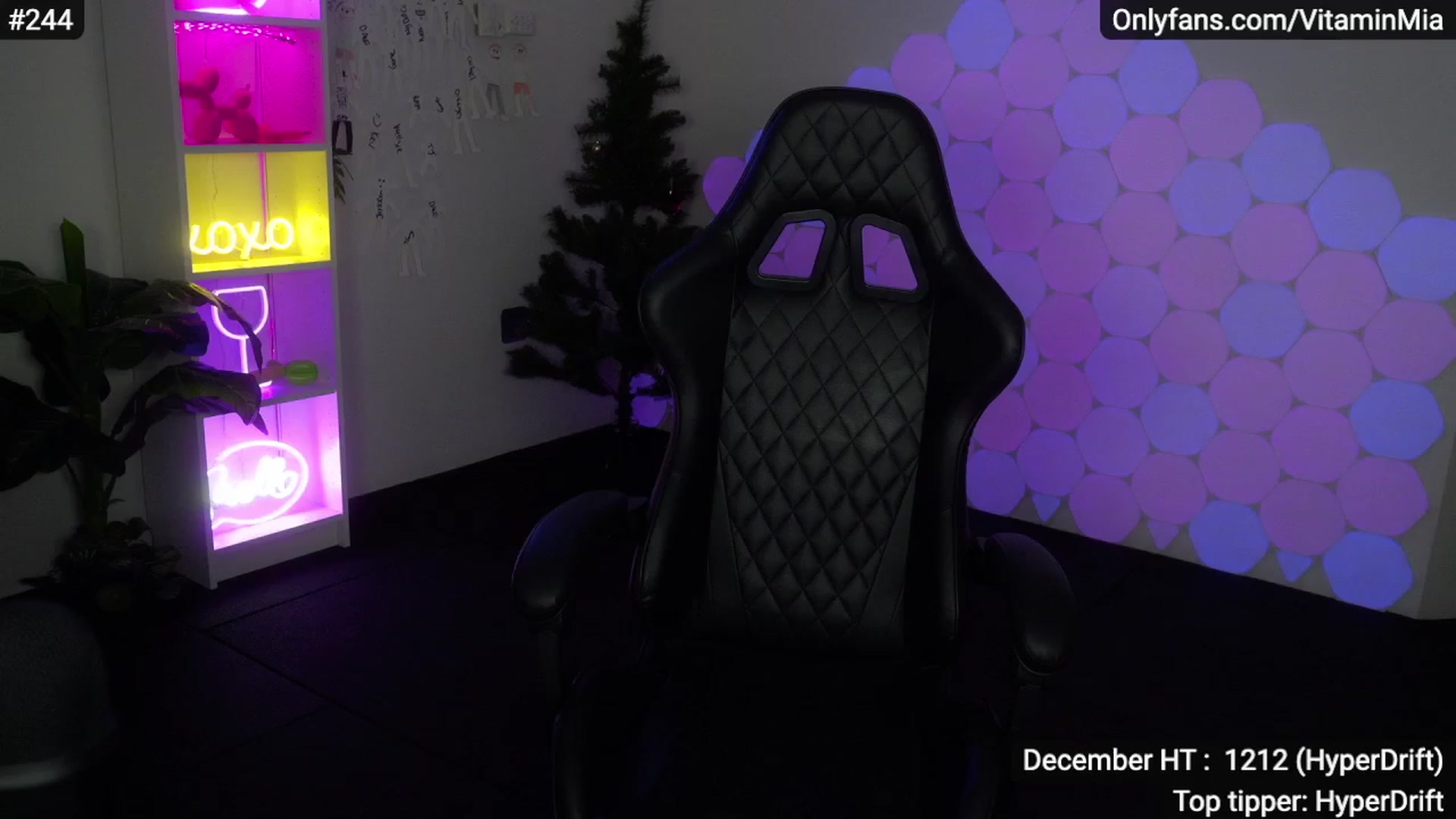 Gallery image thumbnail from MissAustralia's myfreecams stream on, 12/02/2022, 08:23 image 20 of 20