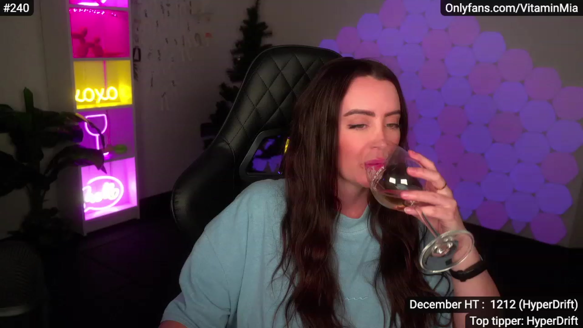 Gallery image thumbnail from MissAustralia's myfreecams stream on, 12/02/2022, 08:37 image 12 of 20