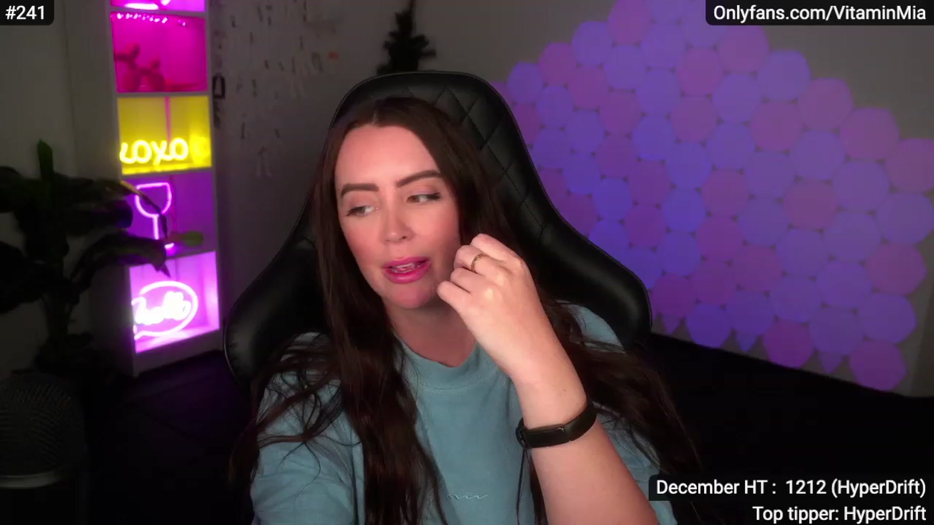 Gallery image thumbnail from MissAustralia's myfreecams stream on, 12/02/2022, 08:37 image 17 of 20