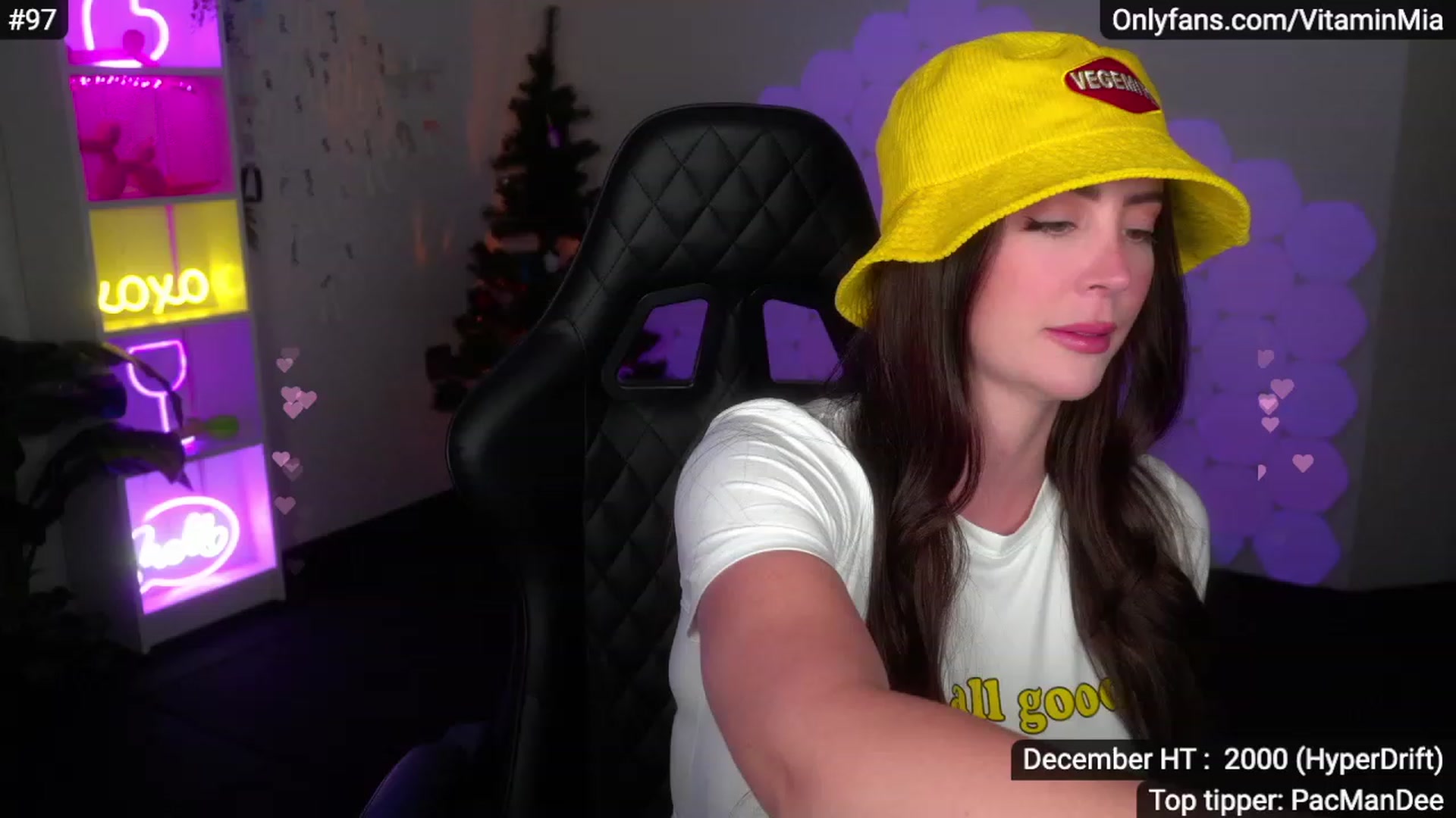 Gallery image thumbnail from MissAustralia's myfreecams stream on, 12/04/2022, 07:14 image 1 of 20