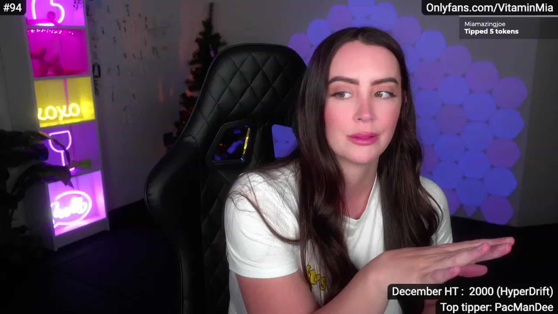 Gallery image thumbnail from MissAustralia's myfreecams stream on, 12/04/2022, 07:14 image 12 of 20