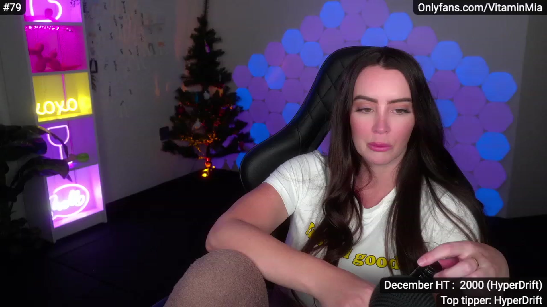 Gallery image thumbnail from MissAustralia's myfreecams stream on, 12/04/2022, 08:17 image 20 of 20